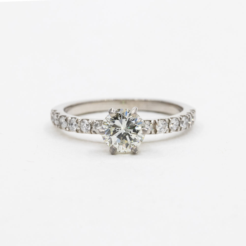 Anillo 6 uñas, lados pavé