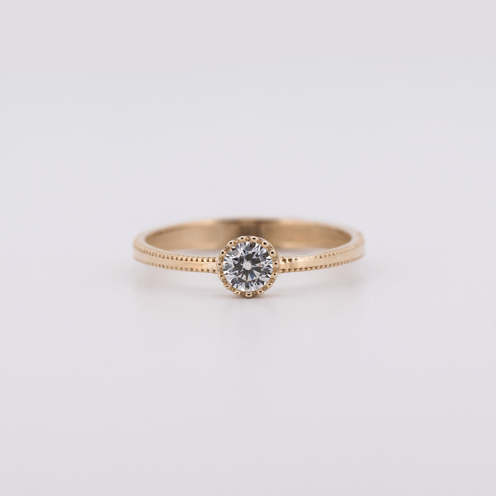 Anillo solitario con zirconia