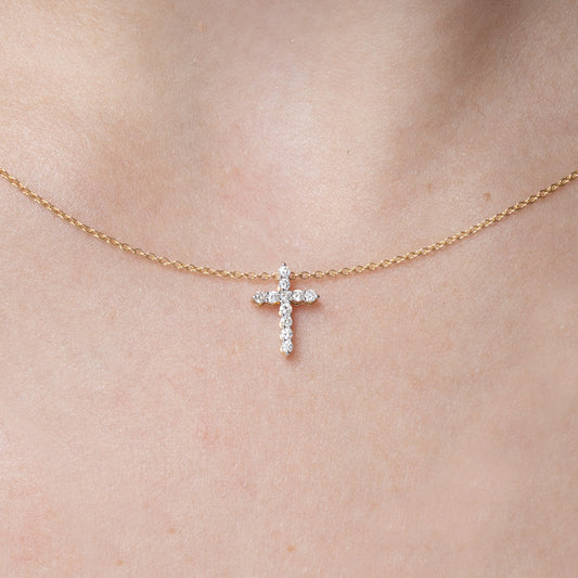 Cruz con diamantes